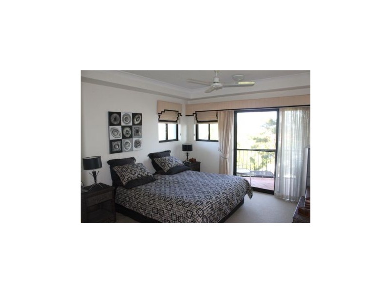 A15/1 Great Hall Drive, Miami QLD 4220