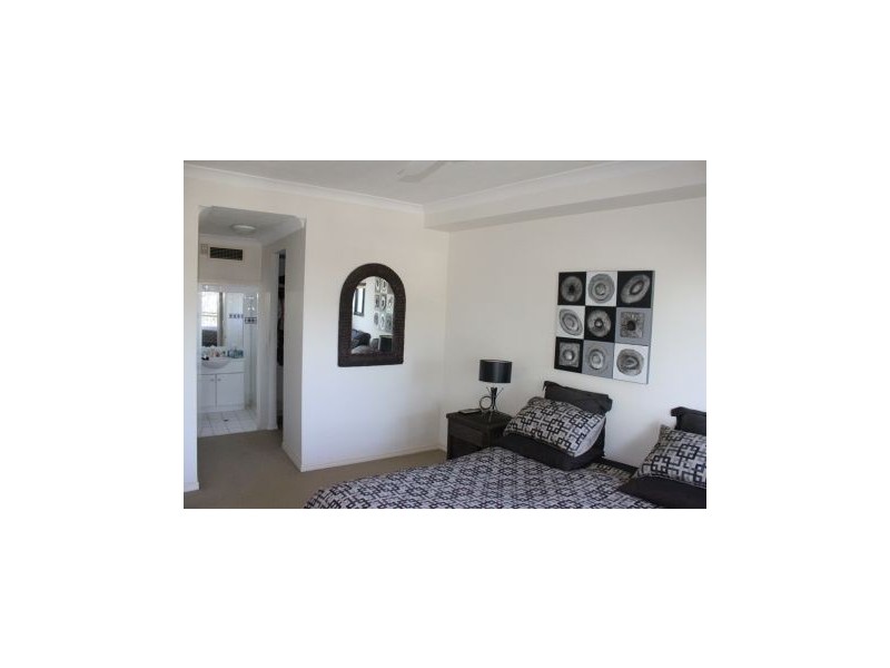 A15/1 Great Hall Drive, Miami QLD 4220