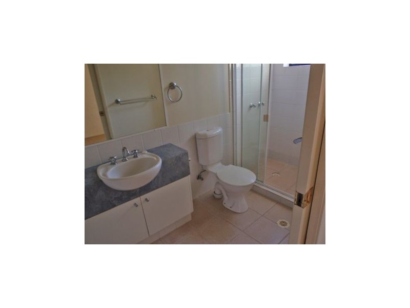 8/15 Britannia Avenue, Broadbeach QLD 4218