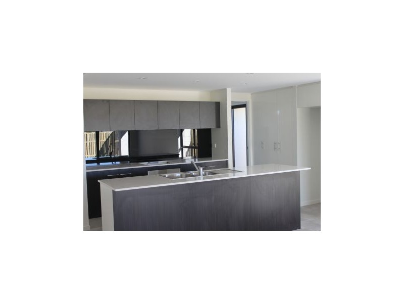 6 Prairie Avenue, Upper Coomera QLD 4209