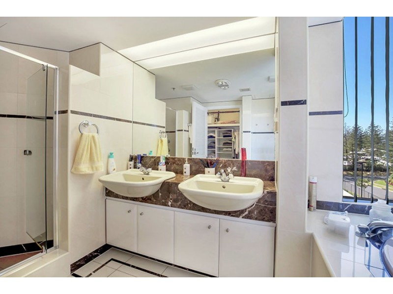 401/1 Peak Avenue, Main Beach QLD 4217