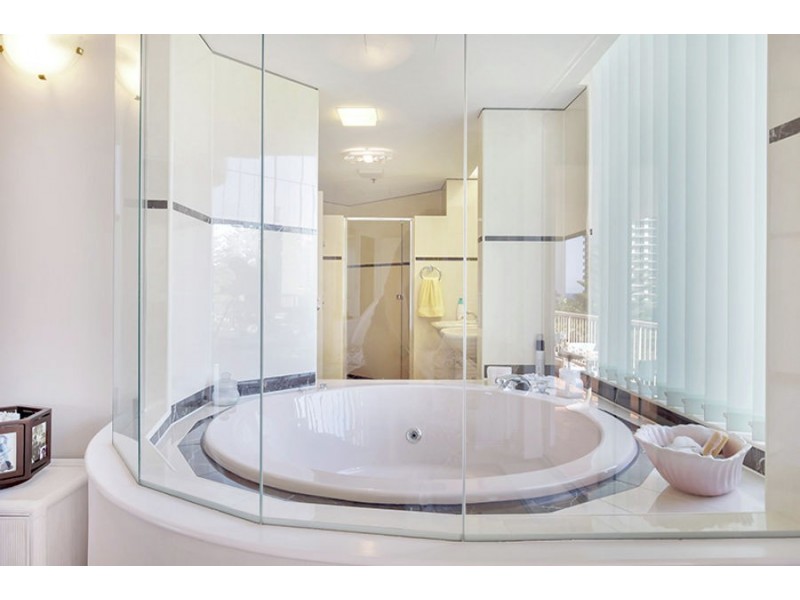 401/1 Peak Avenue, Main Beach QLD 4217