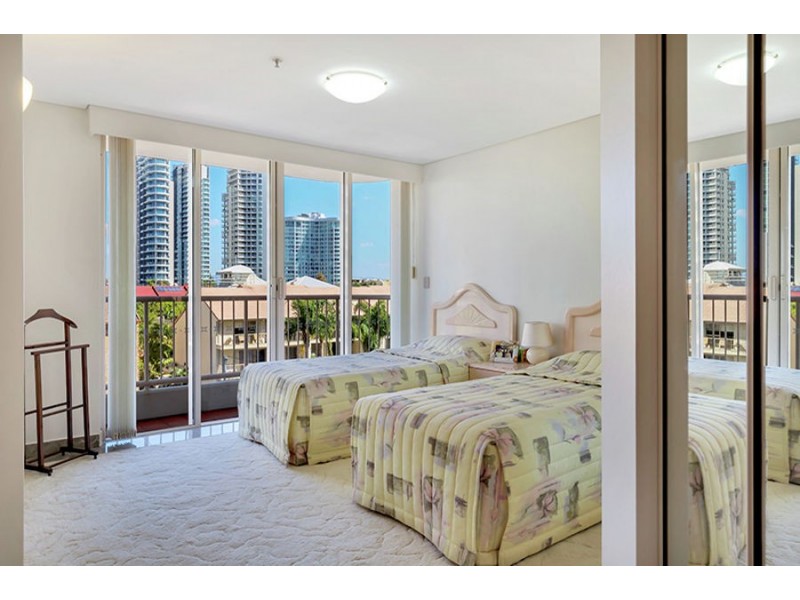 401/1 Peak Avenue, Main Beach QLD 4217