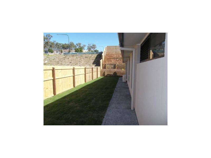 4 Meander Circuit, Holmview QLD 4207