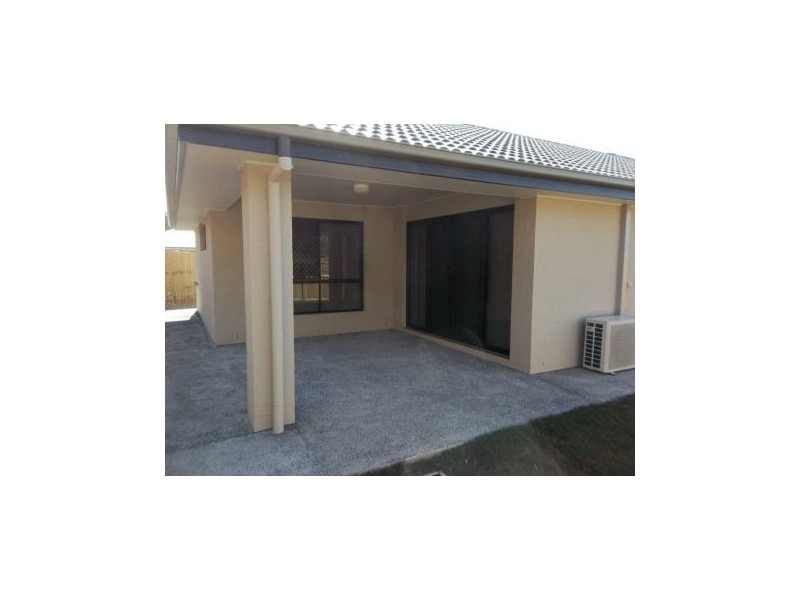 4 Meander Circuit, Holmview QLD 4207