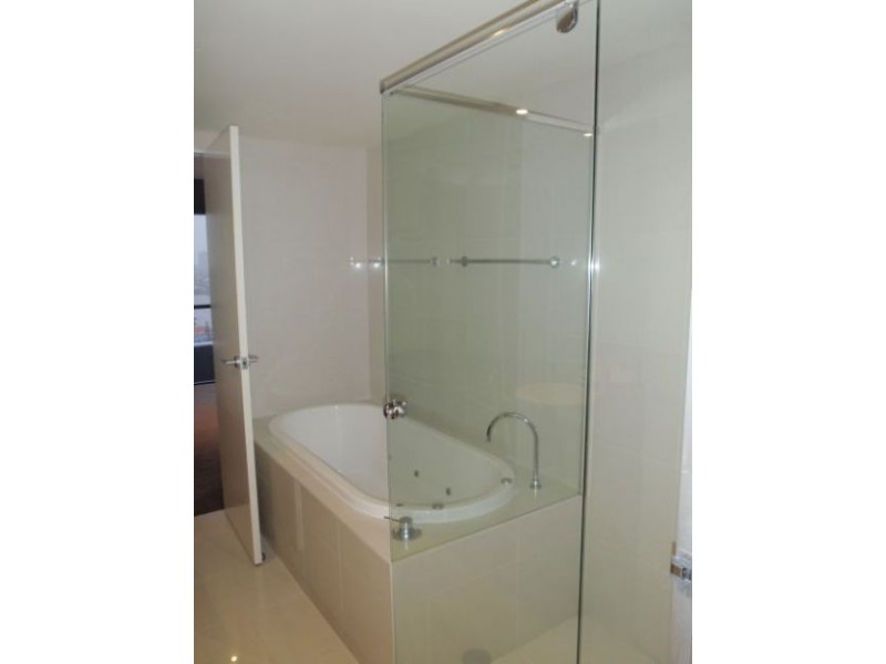 02103/4 Wahroonga Place, Surfers Paradise QLD 4217