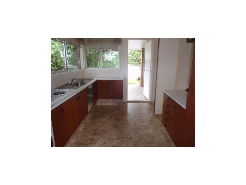 25 Vatakoula Parade, Mermaid Waters QLD 4218