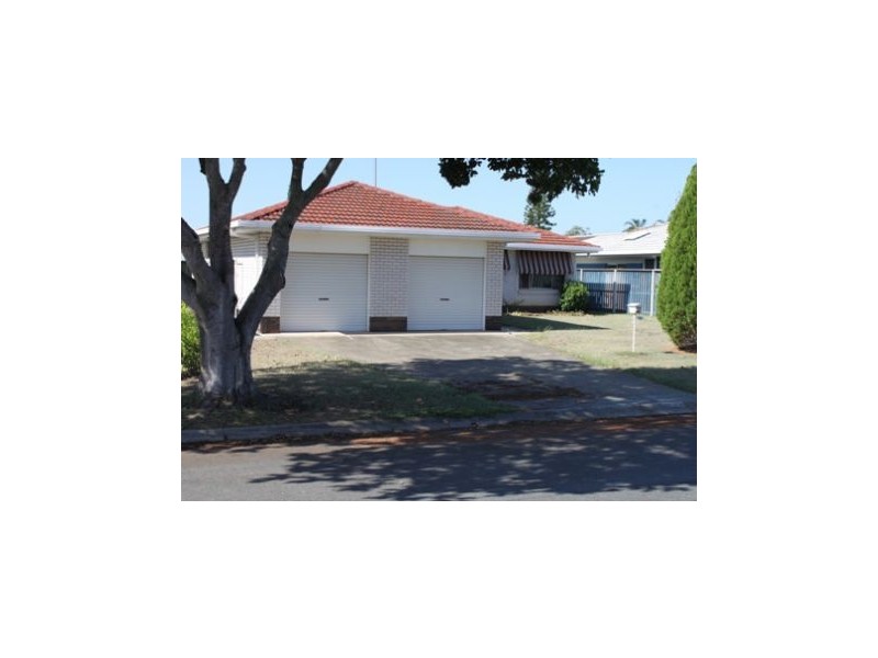 12 Bight Court, Mermaid Waters QLD 4218