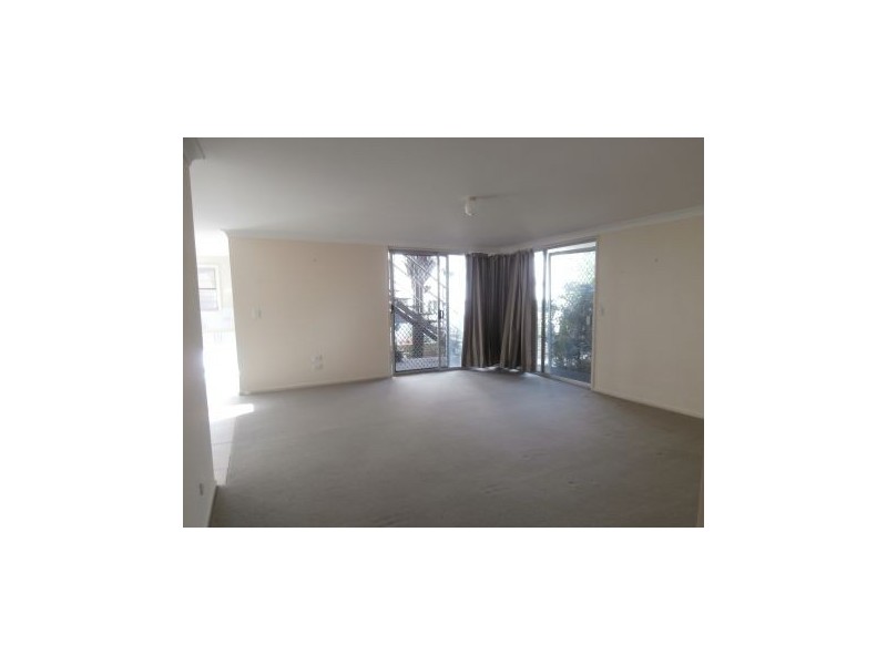 02/7 Margaret Avenue, Broadbeach QLD 4218