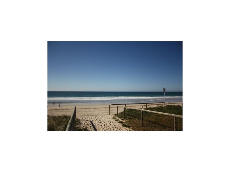 2/75 Old Burleigh Road, Broadbeach QLD 4218