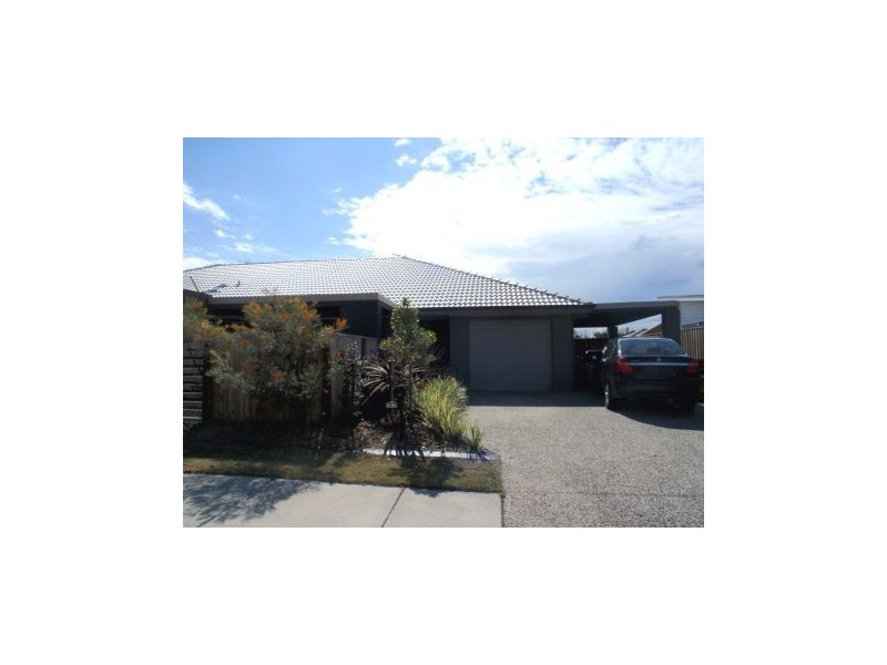 2/18 Starkey Street, Pacific Pines QLD 4211