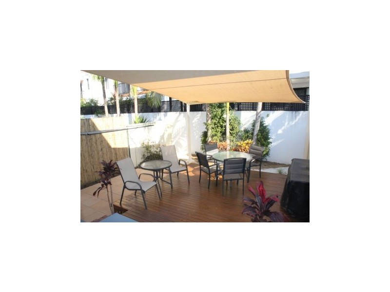 18/2 Karbunya Street, Mermaid Waters QLD 4218