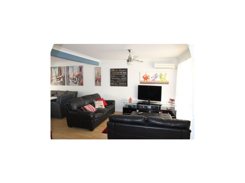 18/2 Karbunya Street, Mermaid Waters QLD 4218