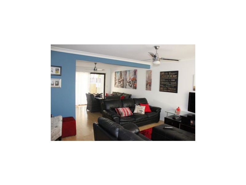 18/2 Karbunya Street, Mermaid Waters QLD 4218