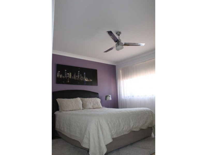 18/2 Karbunya Street, Mermaid Waters QLD 4218