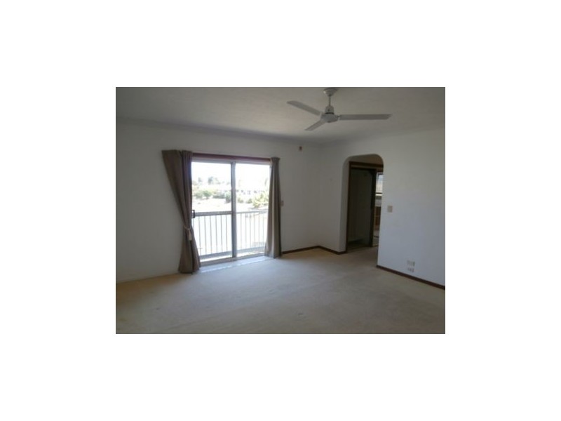 2 Balmoral Avenue, Sorrento QLD 4217