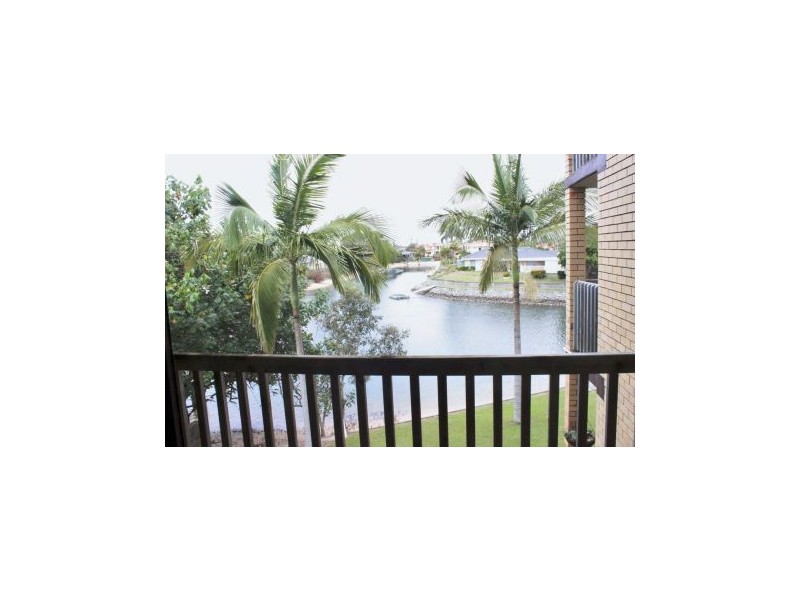 7/18 Sunshine Boulevard, Broadbeach Waters QLD 4218