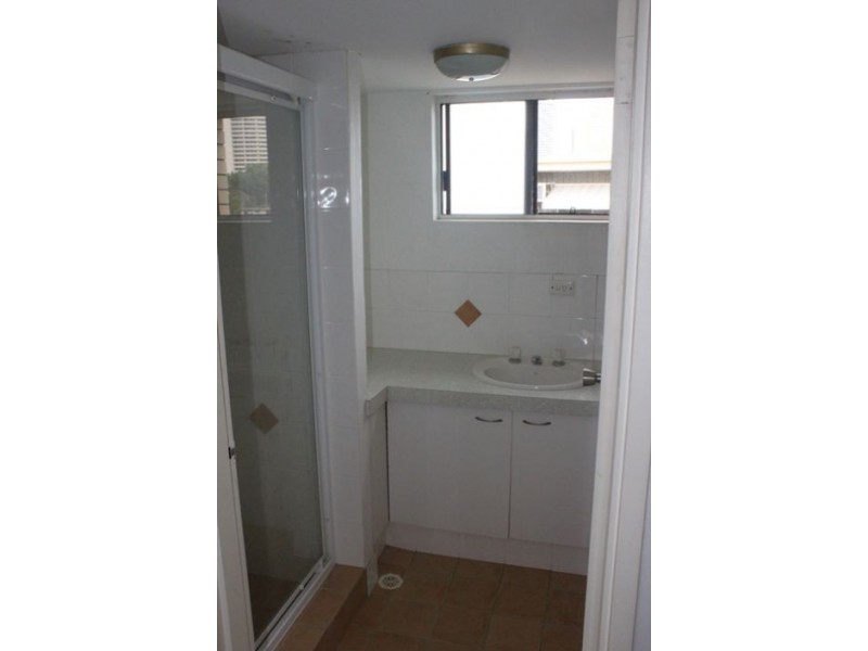 7/18 Sunshine Boulevard, Broadbeach Waters QLD 4218