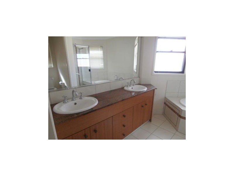 5 141 Cotlew Street, Ashmore QLD 4214