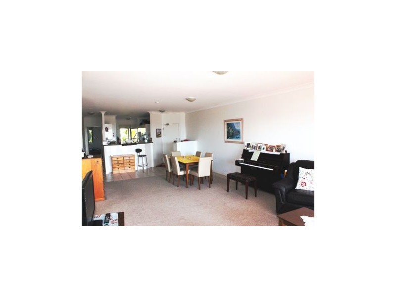 D2/1 Great Hall Drive, Nobby Beach QLD 4218