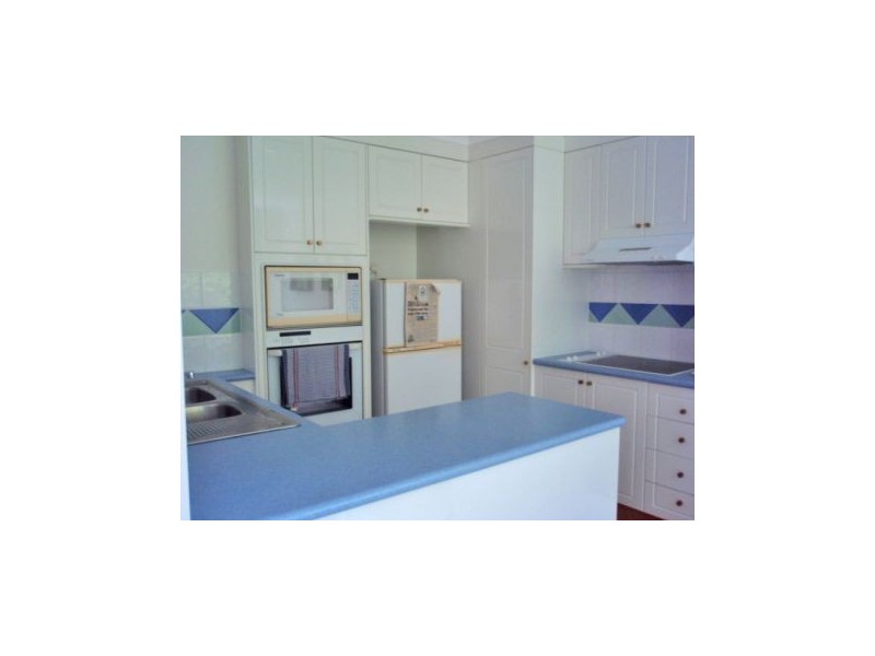 18/28 Chairlift Avenue “Santorini By The Sea”, Mermaid Beach QLD 4218