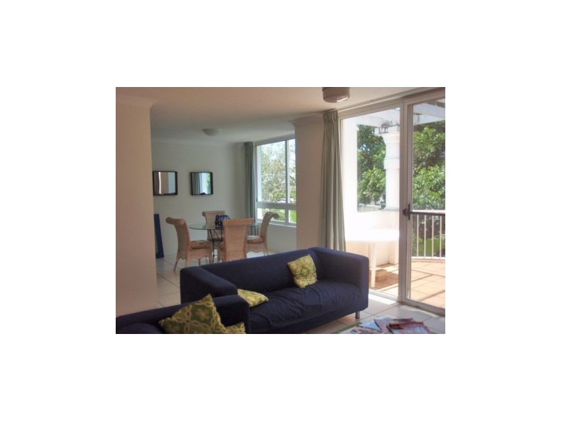 18/28 Chairlift Avenue “Santorini By The Sea”, Mermaid Beach QLD 4218
