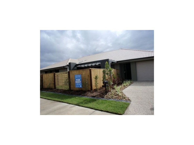 2/18 Starkey Street, Pacific Pines QLD 4211