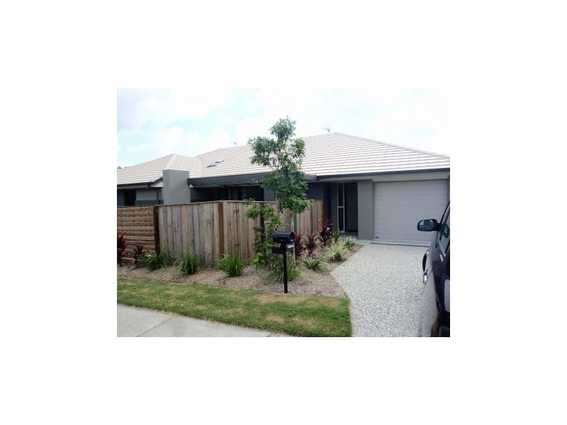 02/13 Hawkesbury Avenue, Pacific Pines QLD 4211