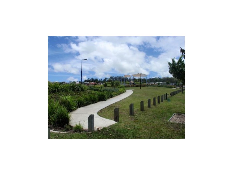 02/13 Hawkesbury Avenue, Pacific Pines QLD 4211