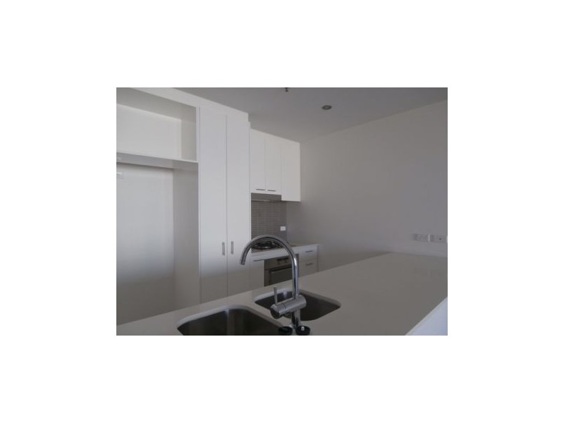 33 T E Peters Drive, Broadbeach QLD 4218