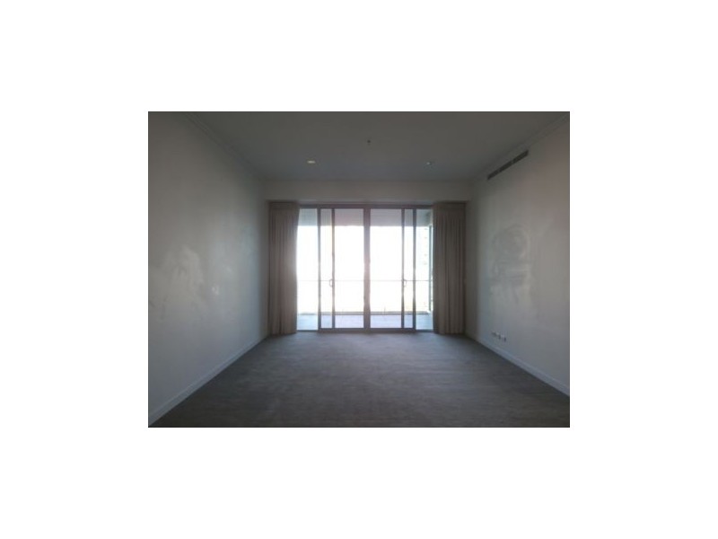 33 T E Peters Drive, Broadbeach QLD 4218