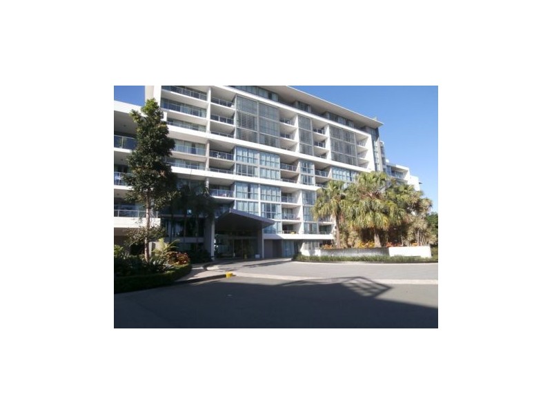 33 T E Peters Drive, Broadbeach QLD 4218