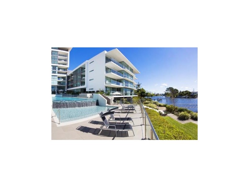 33 T E Peters Drive, Broadbeach QLD 4218