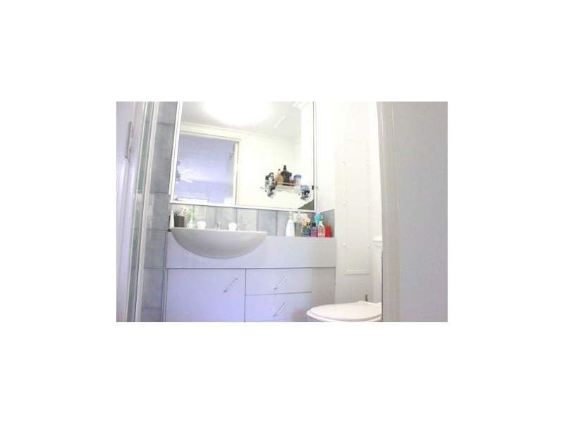 21/42 Beach Parade, Surfers Paradise QLD 4217