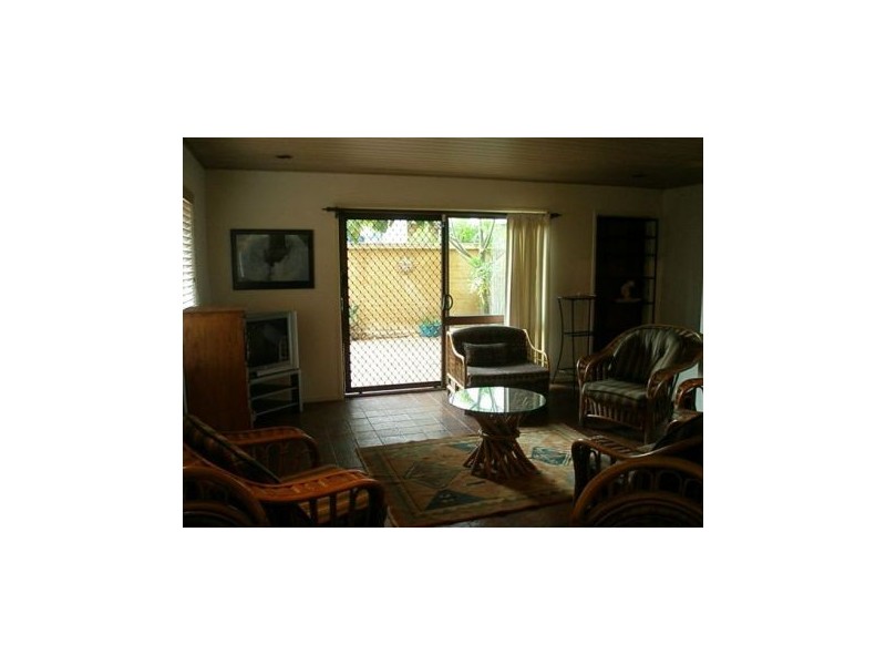 2/15 Dudley Street, Mermaid Beach QLD 4218