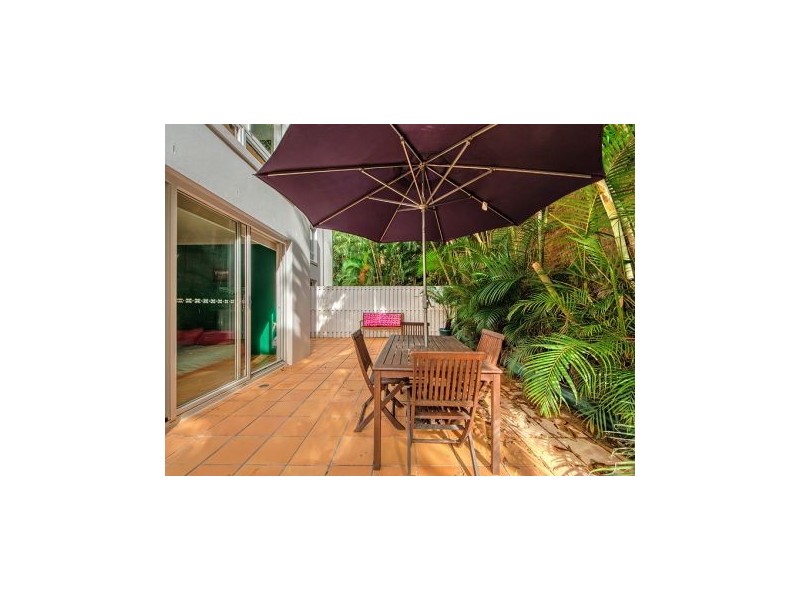 22/28 Chairlift Avenue “santorini By The Sea”, Mermaid Beach QLD 4218