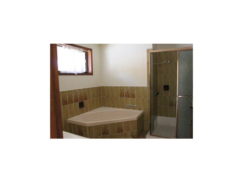 5 Ireby Court, Mermaid Waters QLD 4218