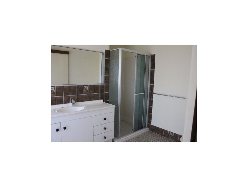 5 Ireby Court, Mermaid Waters QLD 4218