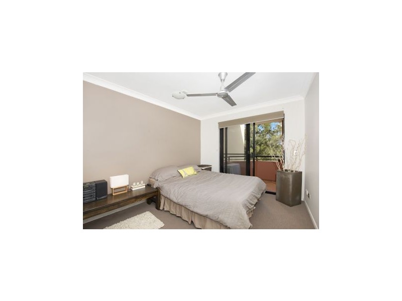 E20/1 Great Hall Drive, Nobby Beach QLD 4218