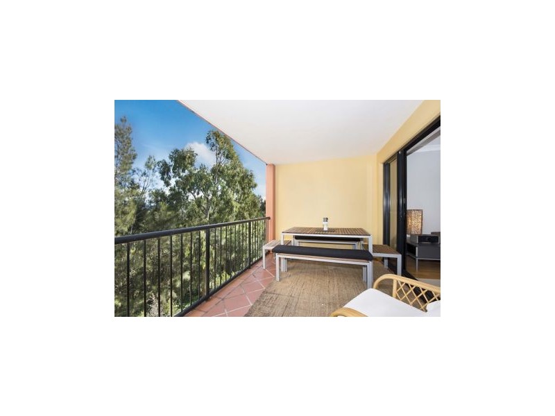 E20/1 Great Hall Drive, Nobby Beach QLD 4218