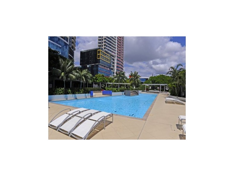 33404/9 Lawson Street, Southport QLD 4215