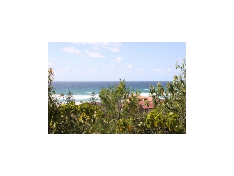 D4/1 Great Hall Drive, Nobby Beach QLD 4218