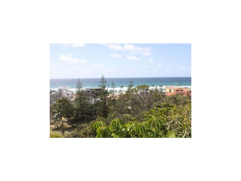 D4/1 Great Hall Drive, Nobby Beach QLD 4218