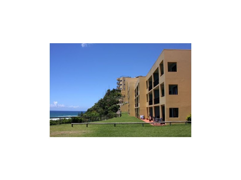 D4/1 Great Hall Drive, Nobby Beach QLD 4218