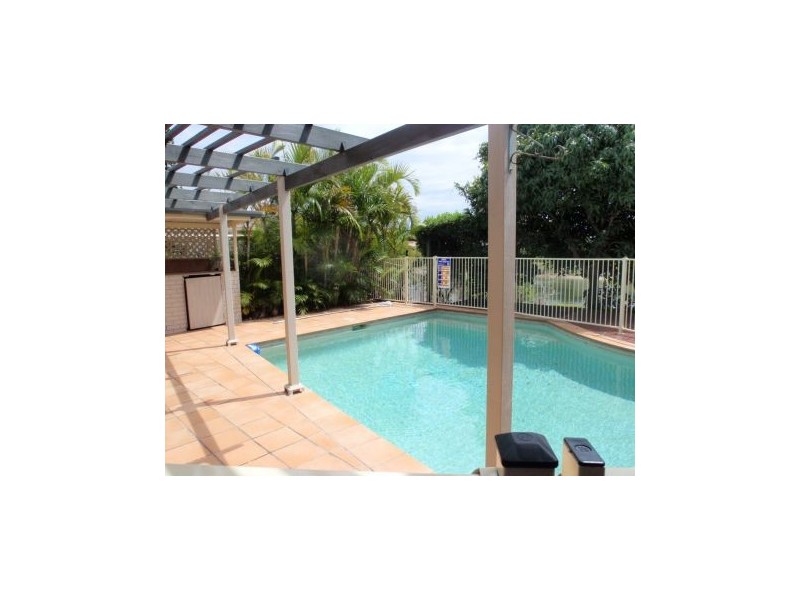 15 Driver Court, Mermaid Waters QLD 4218