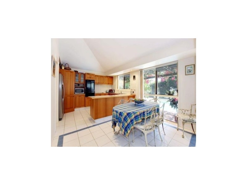 15 Driver Court, Mermaid Waters QLD 4218