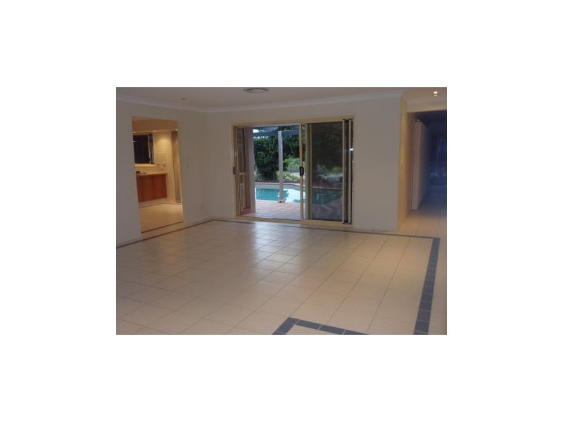 15 Driver Court, Mermaid Waters QLD 4218