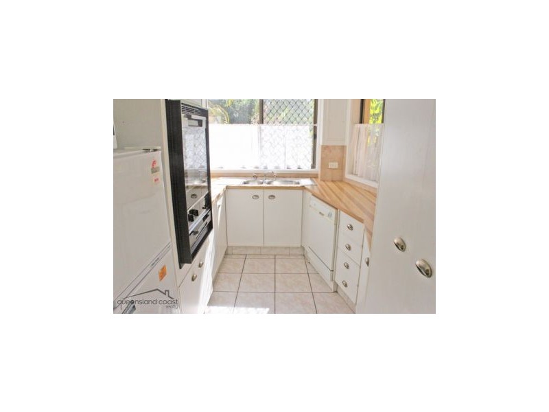 2/19-21 Chairlift Avenue “Salerno”, Nobby Beach QLD 4218