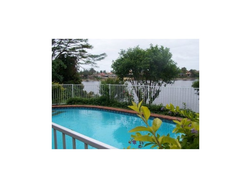 3 Vevey Street, Mermaid Waters QLD 4218