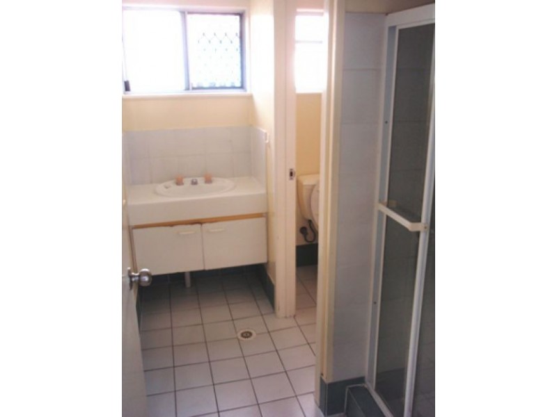 1/6 George Avenue, Broadbeach QLD 4218